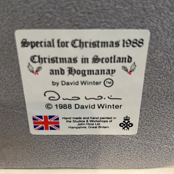 David Winter Cottages Christmas in Scotland and Hogmanay Christmas 1988 SIGNED! - Picture 11 of 11
